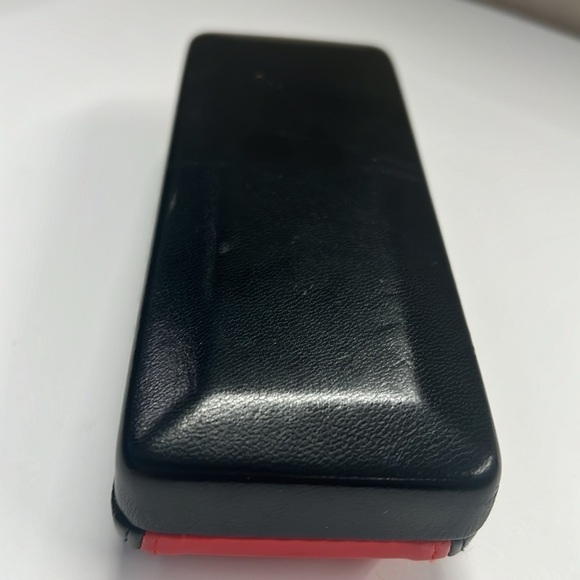 Red and Black Leather Eyeglasses Clamshell Case - Picture 4 of 6